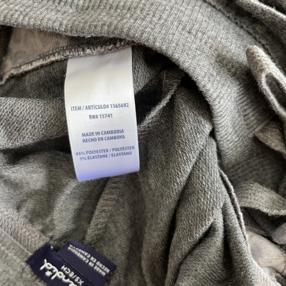 Pajama Set - Picture 9 of 10